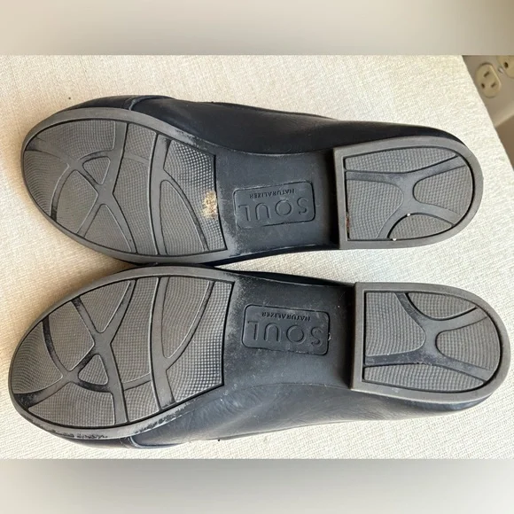 Naturalizer Soul Flats / Loafers in Black, Size 6.5 - Picture 4 of 5